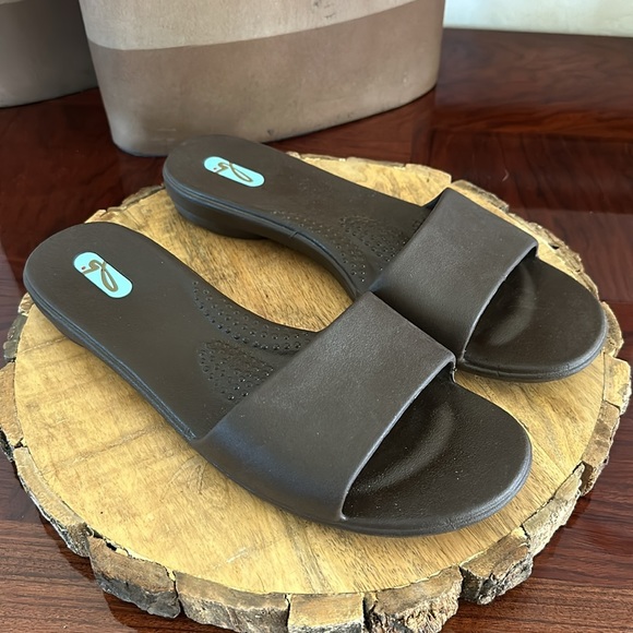 Oka-B Women’s Grace Slide Sandals in Hot Chocolate - Picture 8 of 12